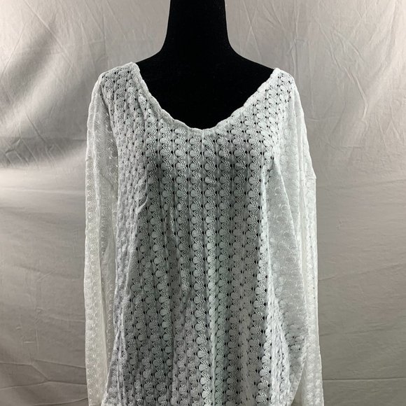 V-neck Oversized White Tee - Picture 7 of 7